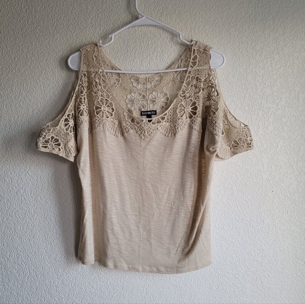 EXPRESS Women's XS Cold off the Shoulder Beige tan Petite T-Shirt lace detail